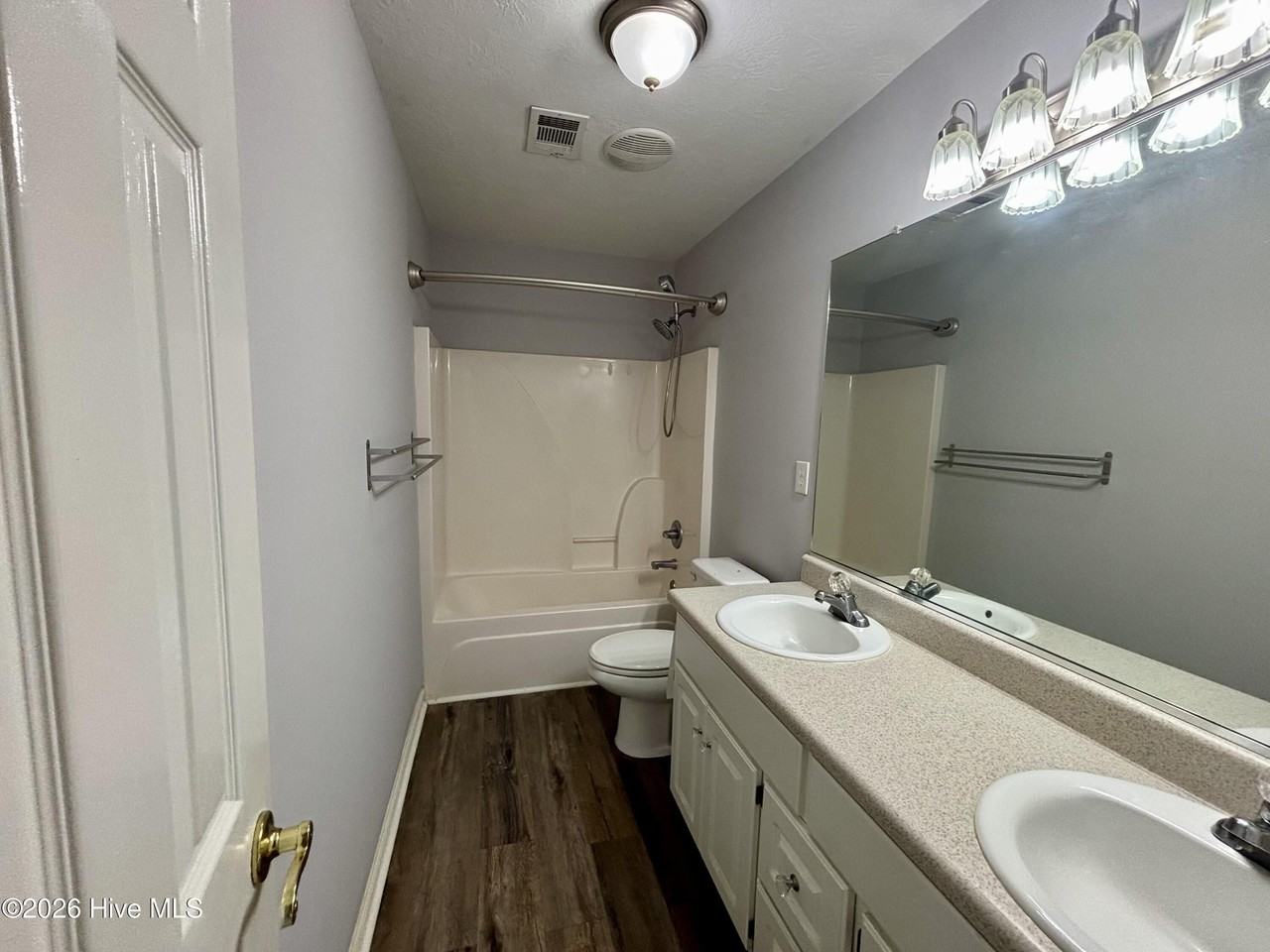 831 Dantignac St - Photo 7 of 11