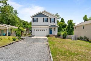 featured image of 745 W Illinois Ave
