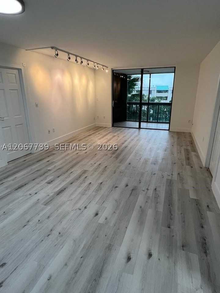 2333 Brickell Ave #307 - Photo 2 of 11