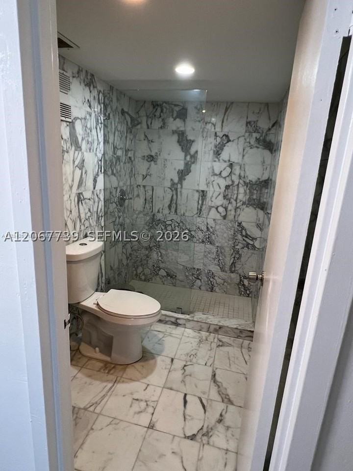 2333 Brickell Ave #307 - Photo 6 of 11