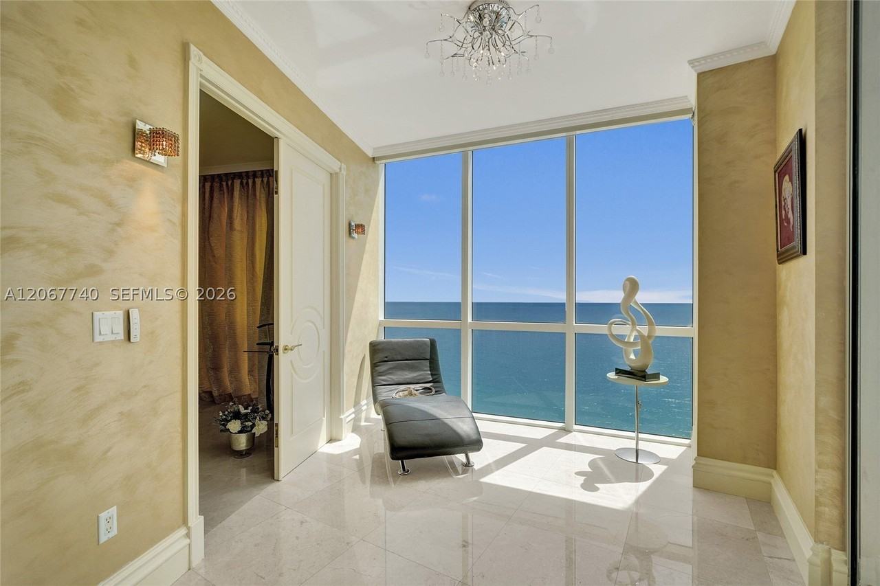 18201 Collins Ave #3309 - Photo 5 of 35