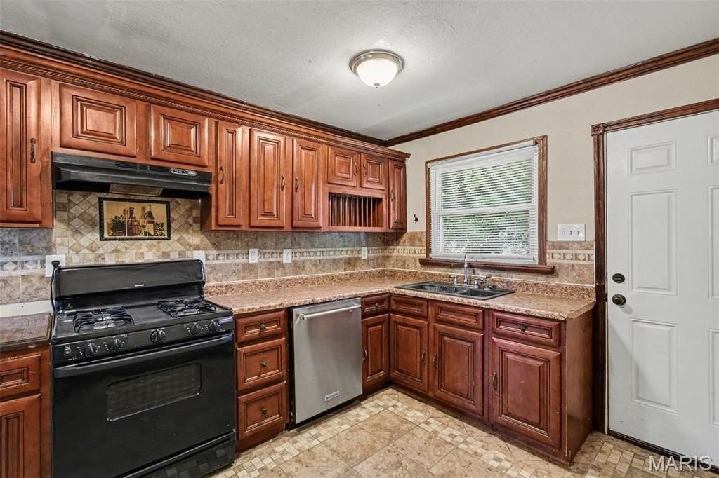 1223 Walker Ave - Photo 2 of 10