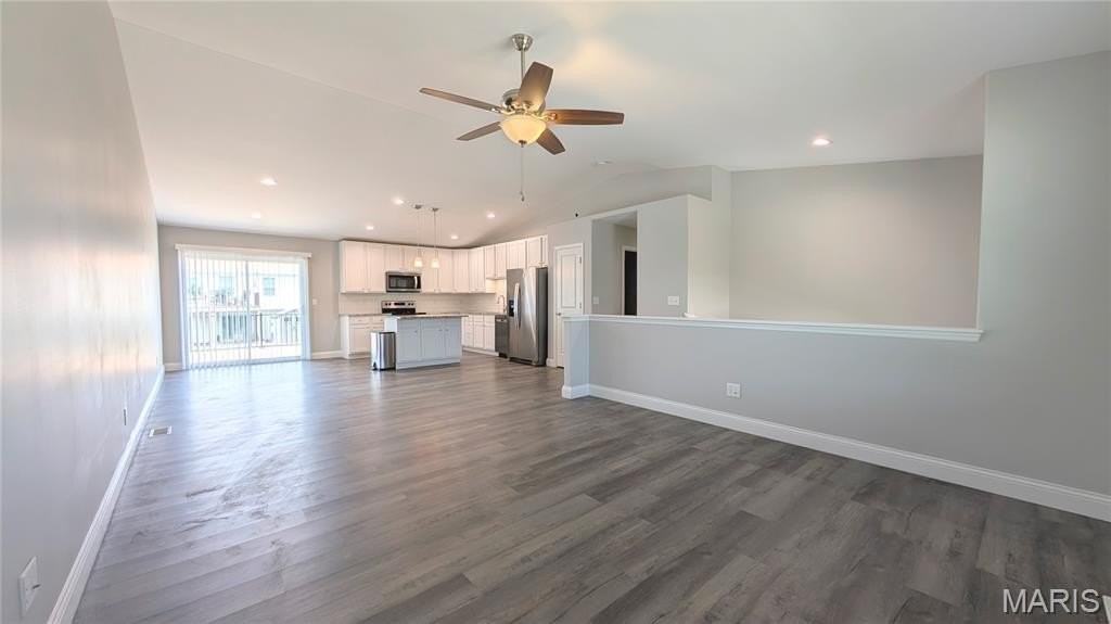1117 Baseball Dr - Photo 3 of 37