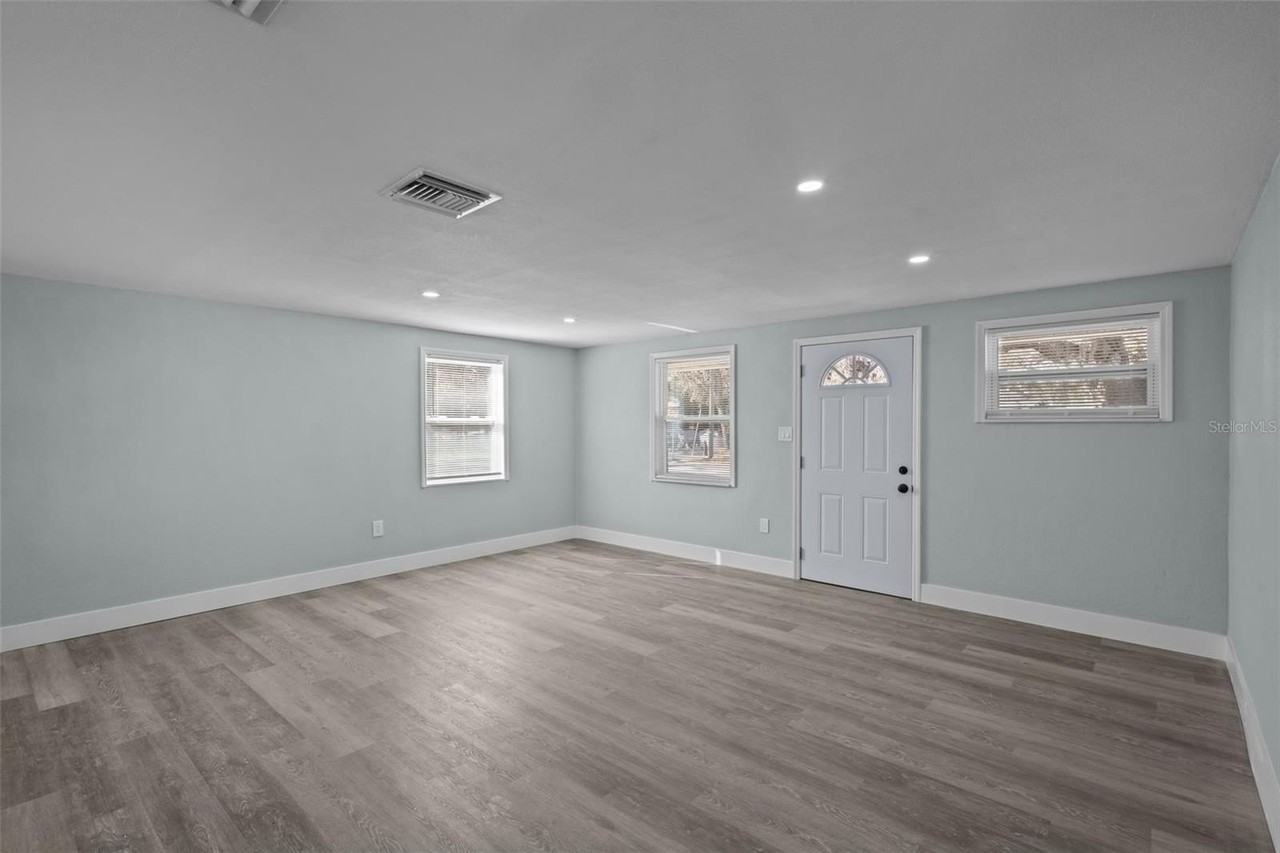 1682 Wilmar Ave - Photo 5 of 32