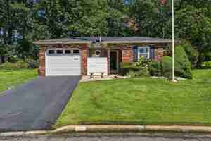 featured image of 22 Higgins Ct