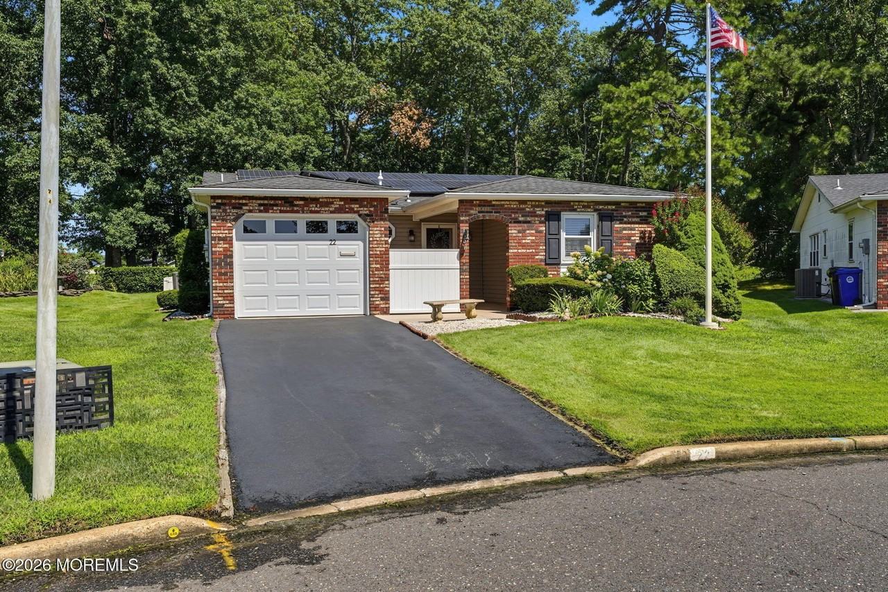 22 Higgins Ct - Photo 2 of 50