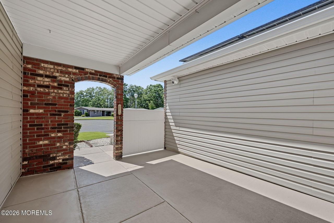 22 Higgins Ct - Photo 4 of 50
