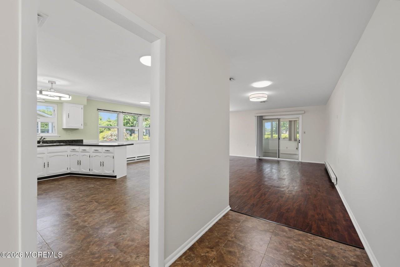 22 Higgins Ct - Photo 7 of 50
