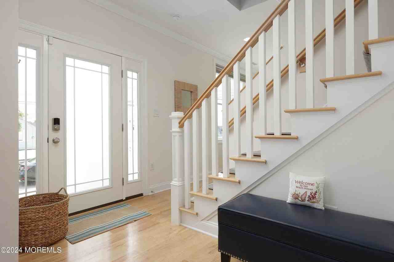 1607 Baltimore Ave - Photo 7 of 28