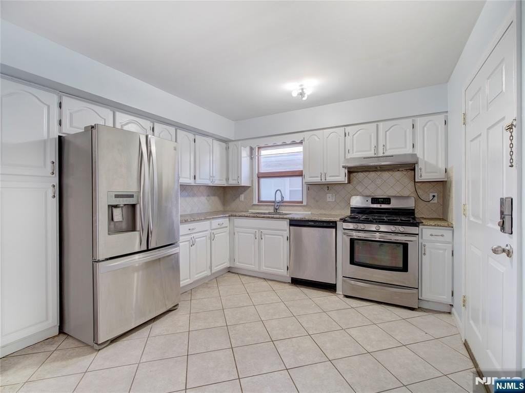 117 Burns Ave #1 - Photo 2 of 14