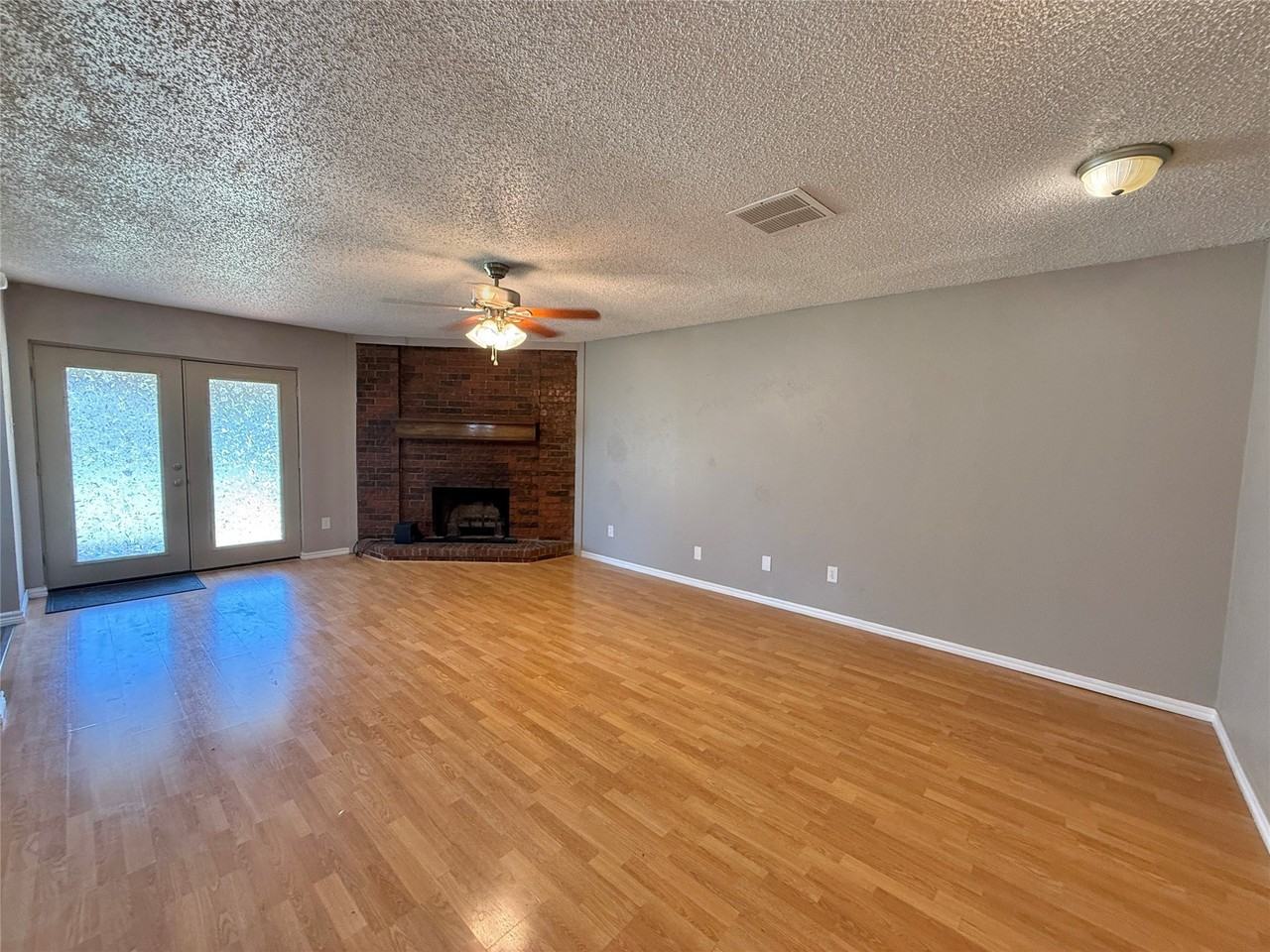 1434 Lavendale Ln - Photo 2 of 18