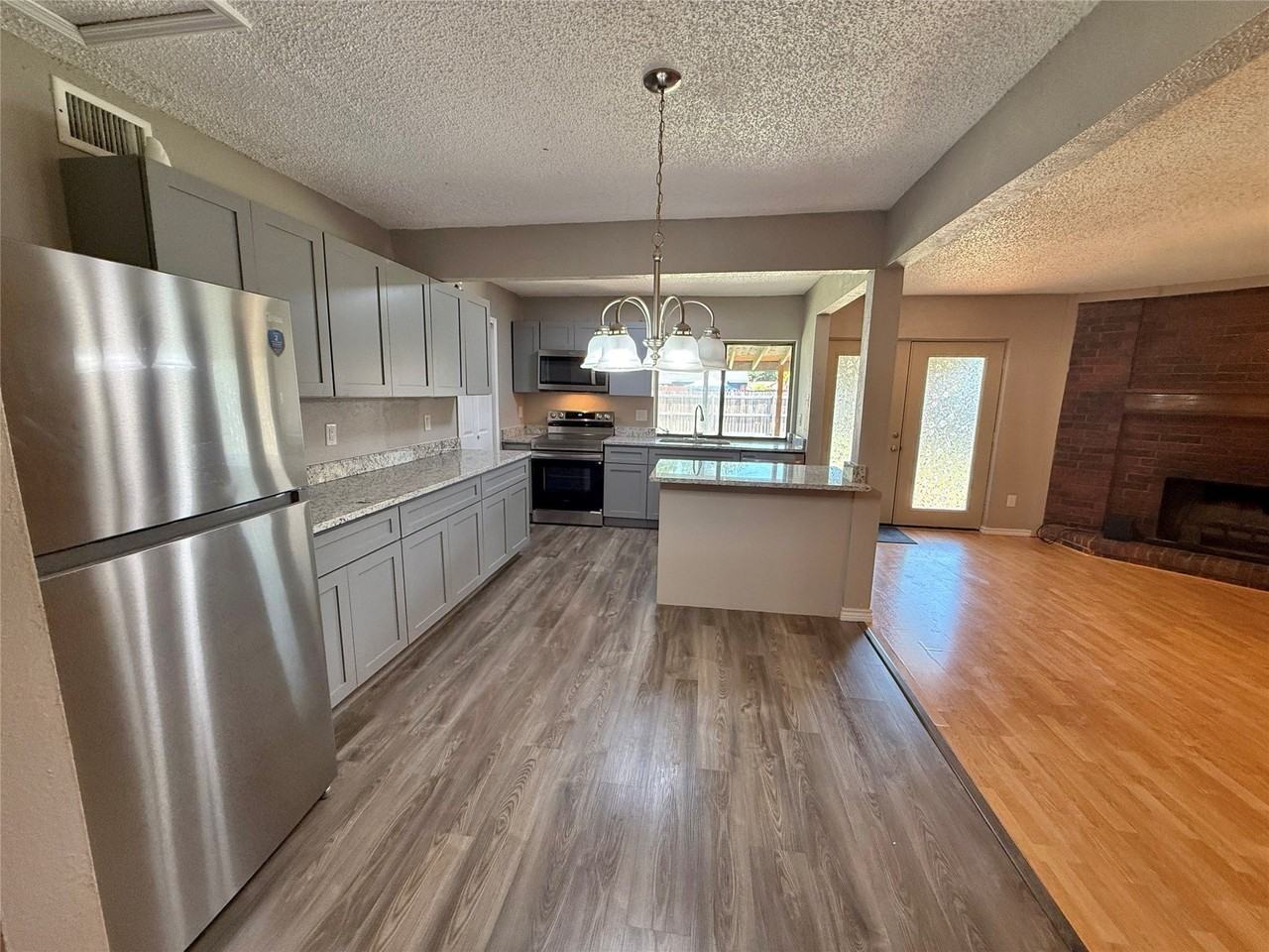1434 Lavendale Ln - Photo 7 of 18