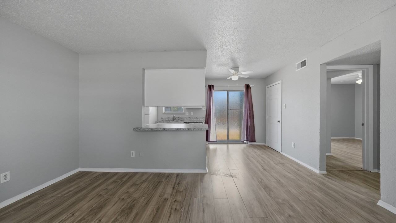 1605 Mary K Ln - Photo 4 of 16
