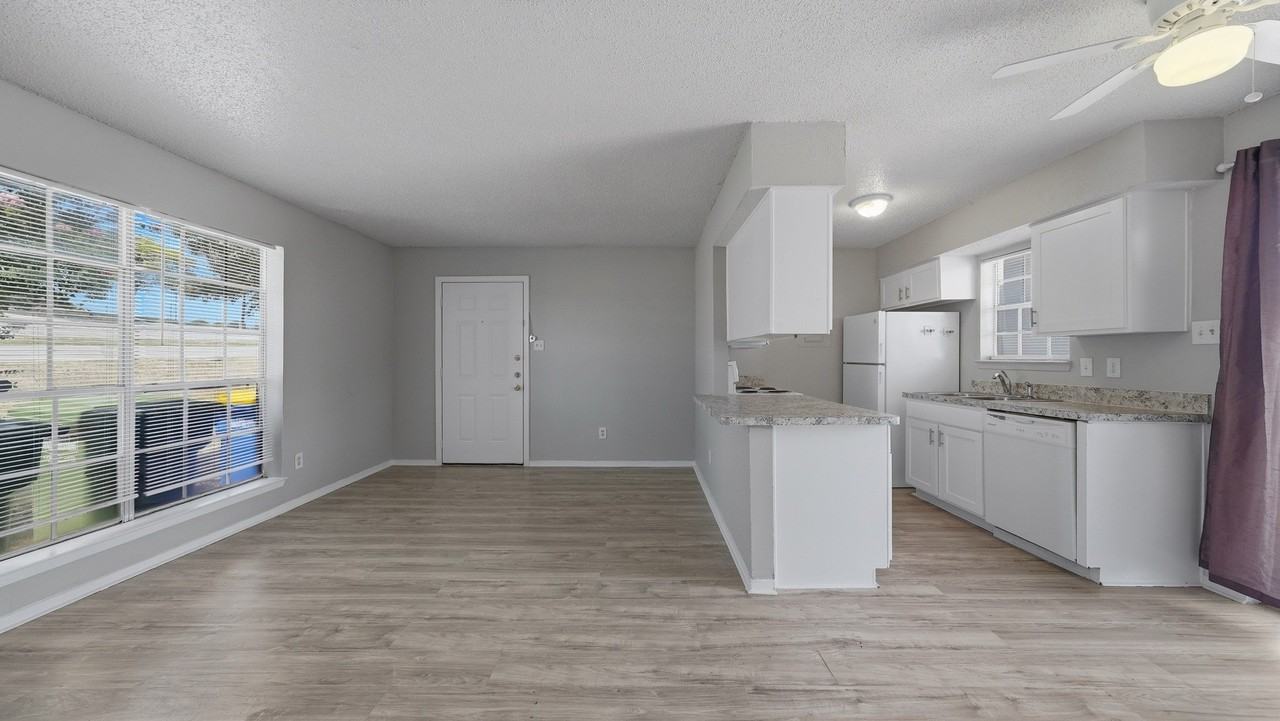 1605 Mary K Ln - Photo 6 of 16