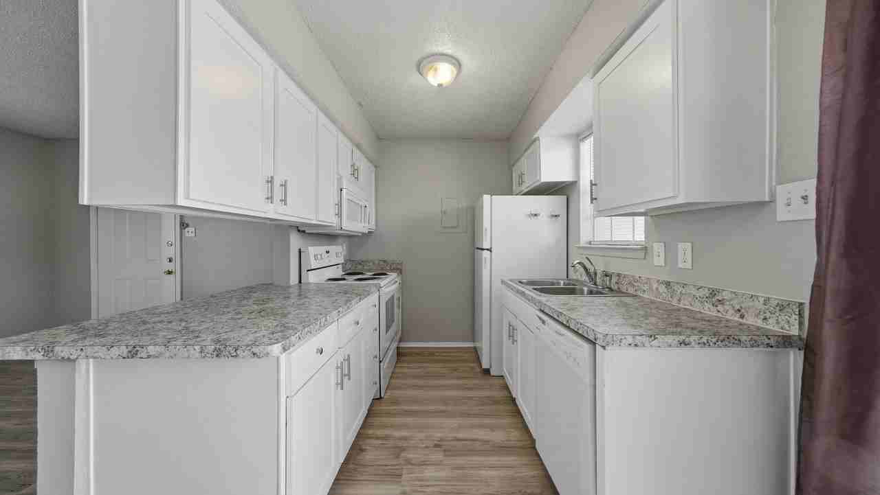 1605 Mary K Ln - Photo 7 of 16