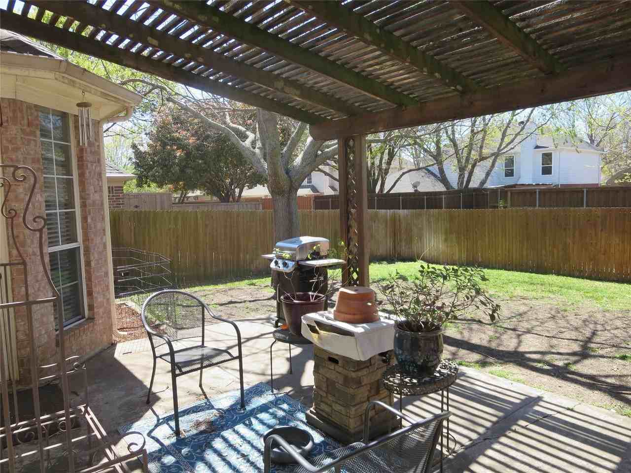 7113 Chardonnay Dr - Photo 2 of 24