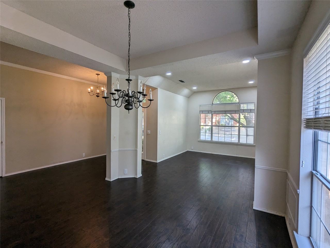 7113 Chardonnay Dr - Photo 6 of 24
