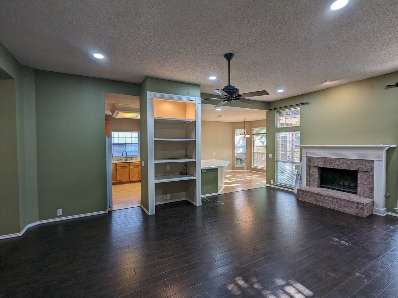 7113 Chardonnay Dr - Photo 7 of 24
