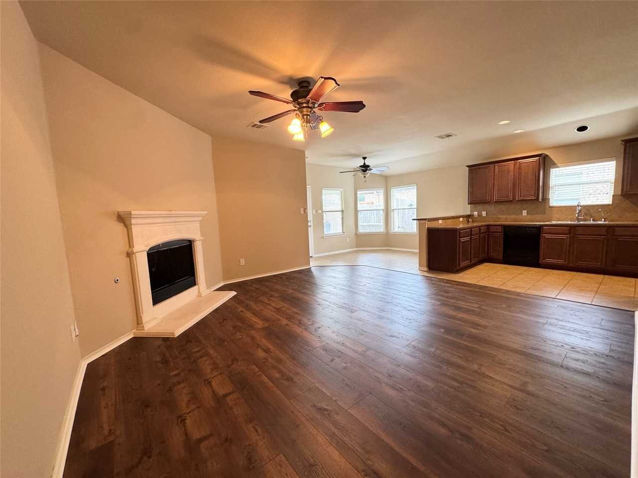 9709 Straightaway Dr - Photo 4 of 29