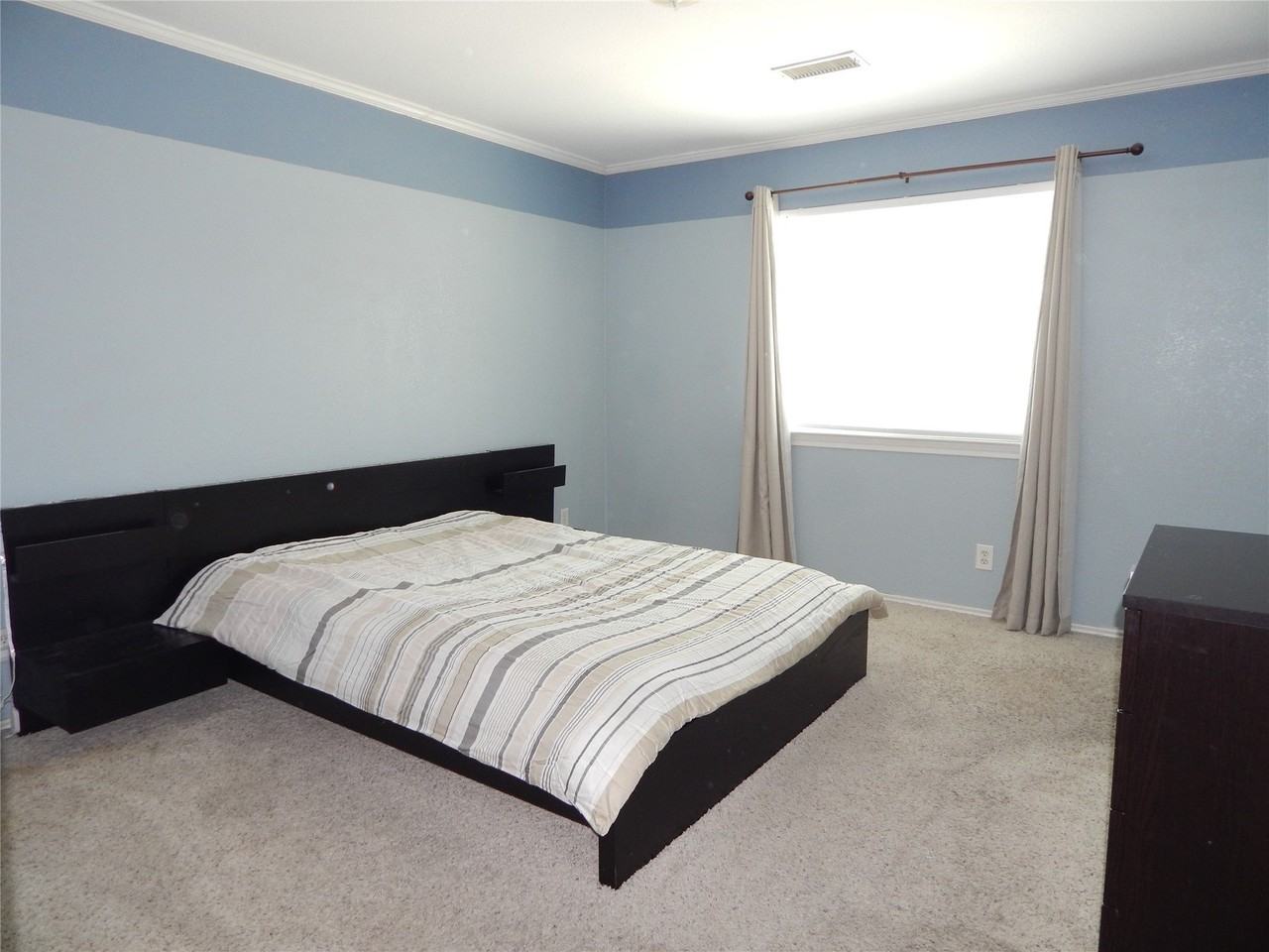 2612 Custer Pkwy #D - Photo 3 of 19