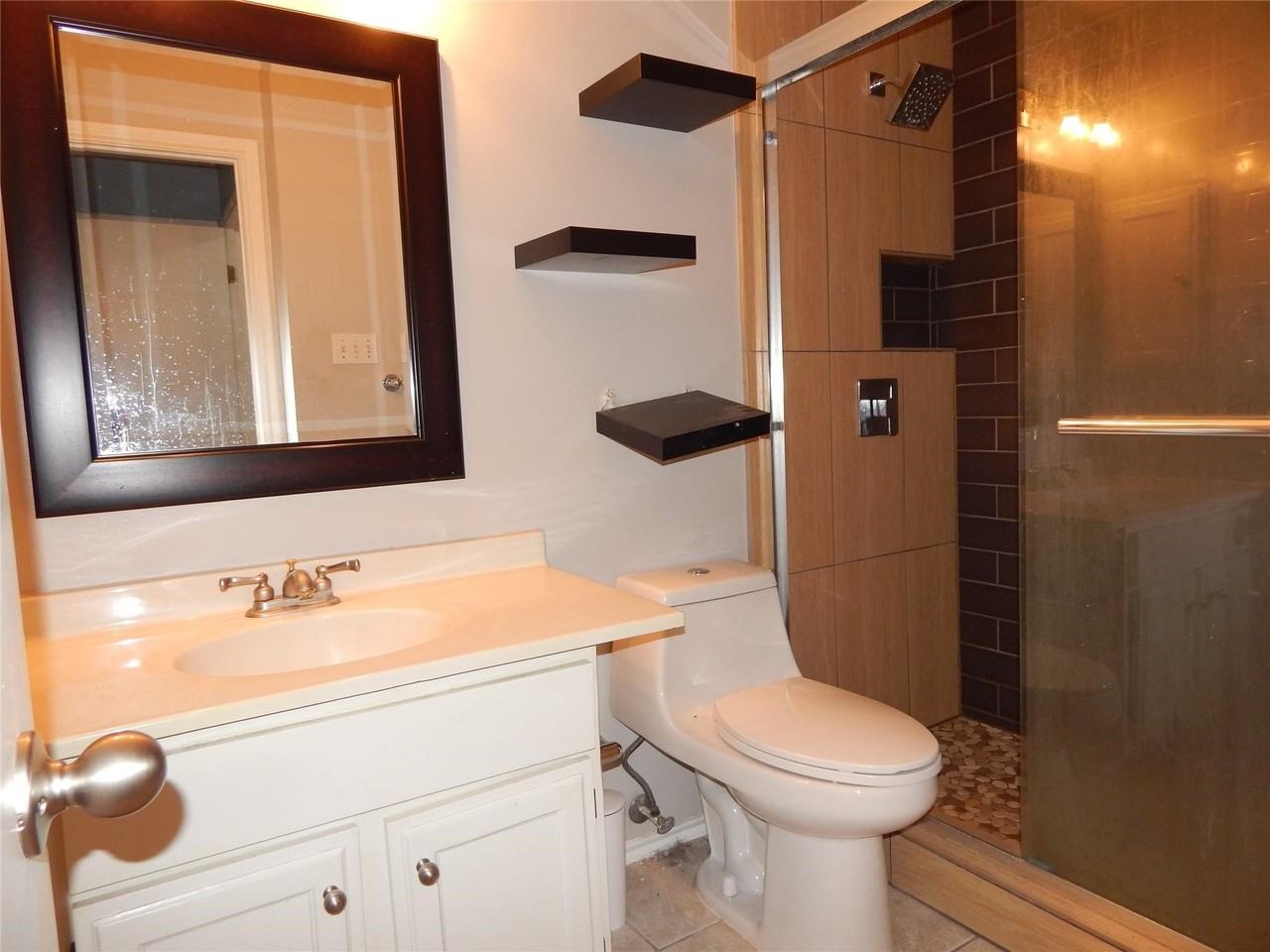 2612 Custer Pkwy #D - Photo 4 of 19