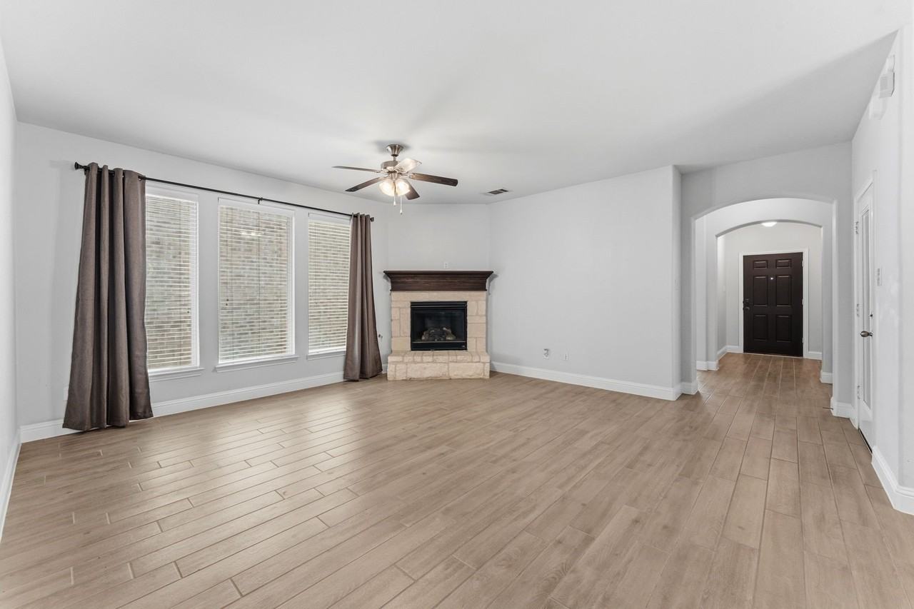 2104 Barx Dr - Photo 3 of 29