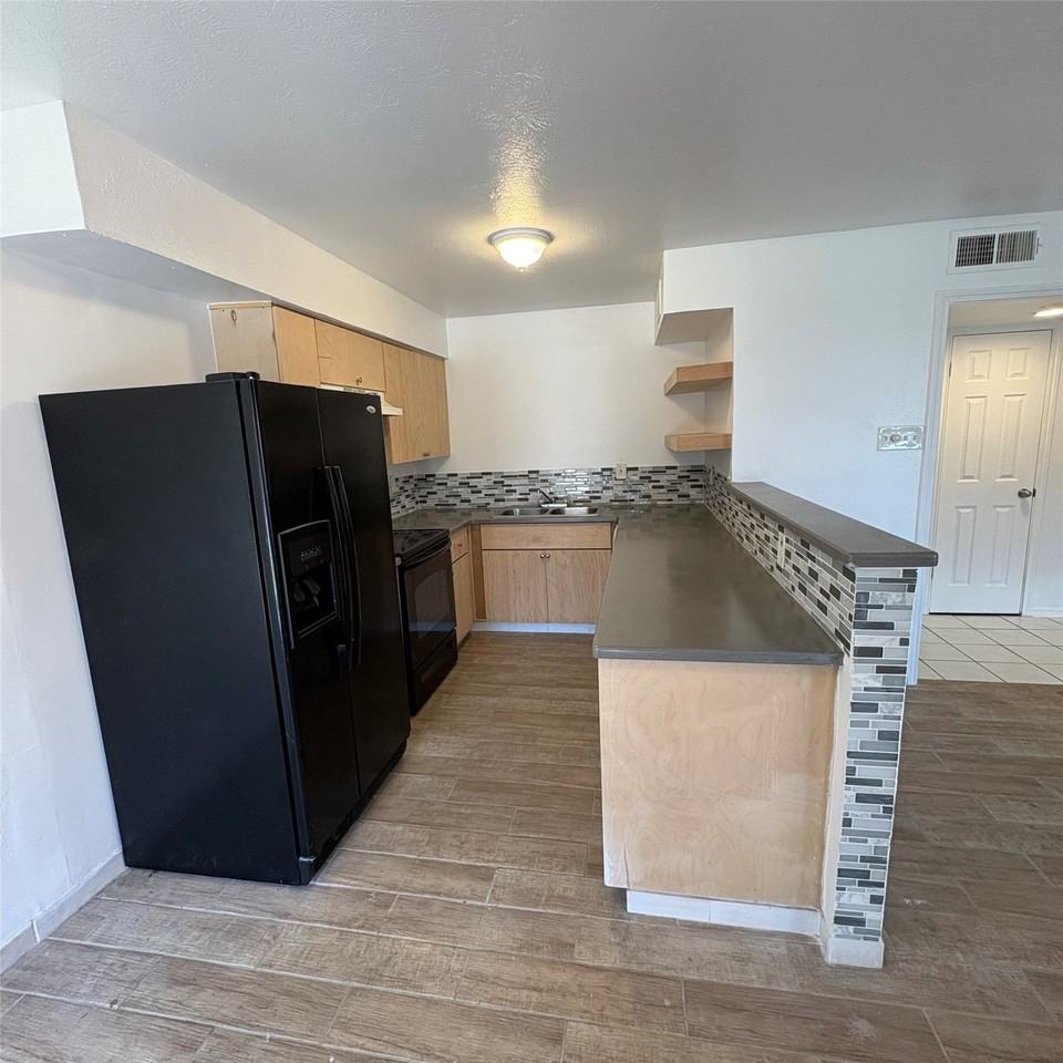 5913 Lake Hubbard Pkwy #123 - Photo 6 of 13