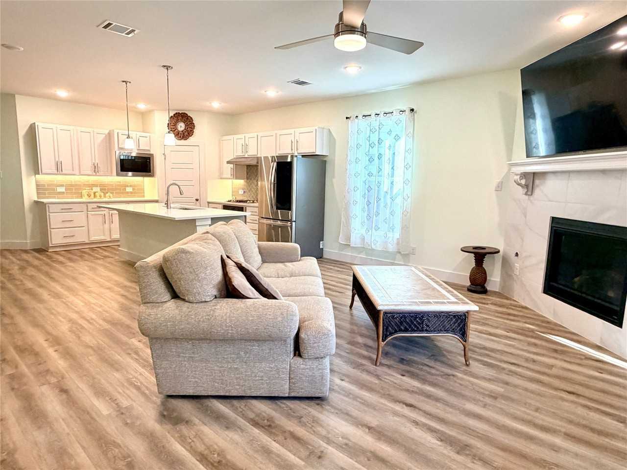 10923 Eva Mae Blvd - Photo 5 of 18