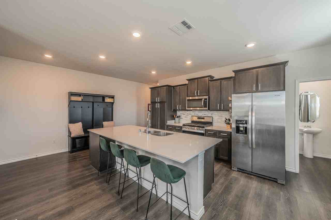 2056 Juniper Pass Way - Photo 4 of 39