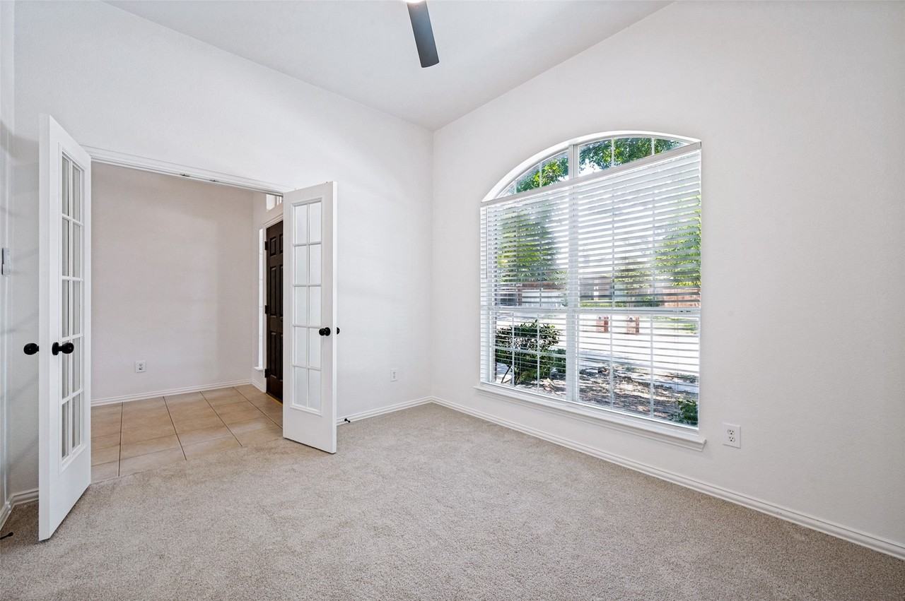 1343 Bent Tree Dr - Photo 3 of 18