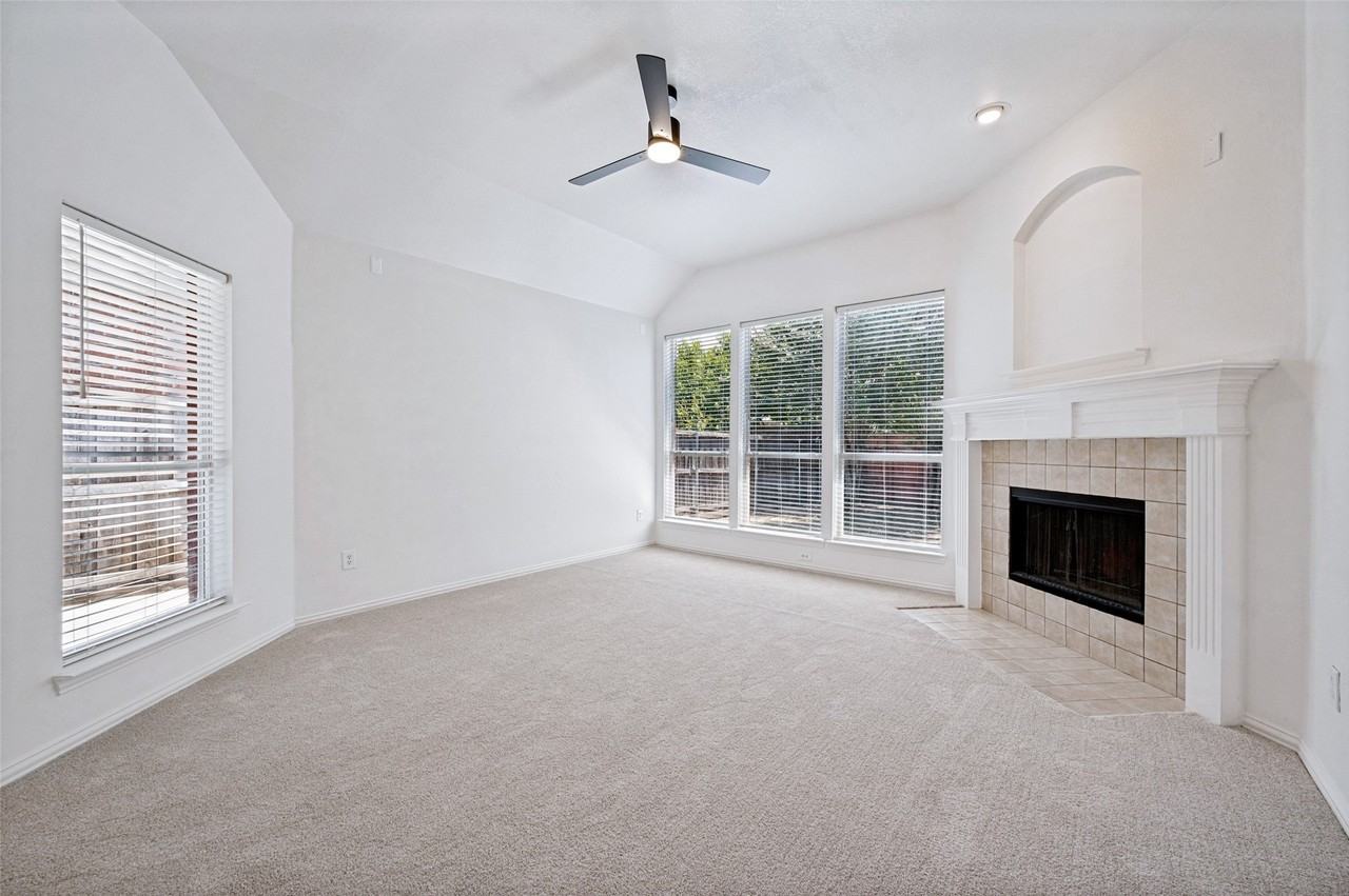 1343 Bent Tree Dr - Photo 4 of 18