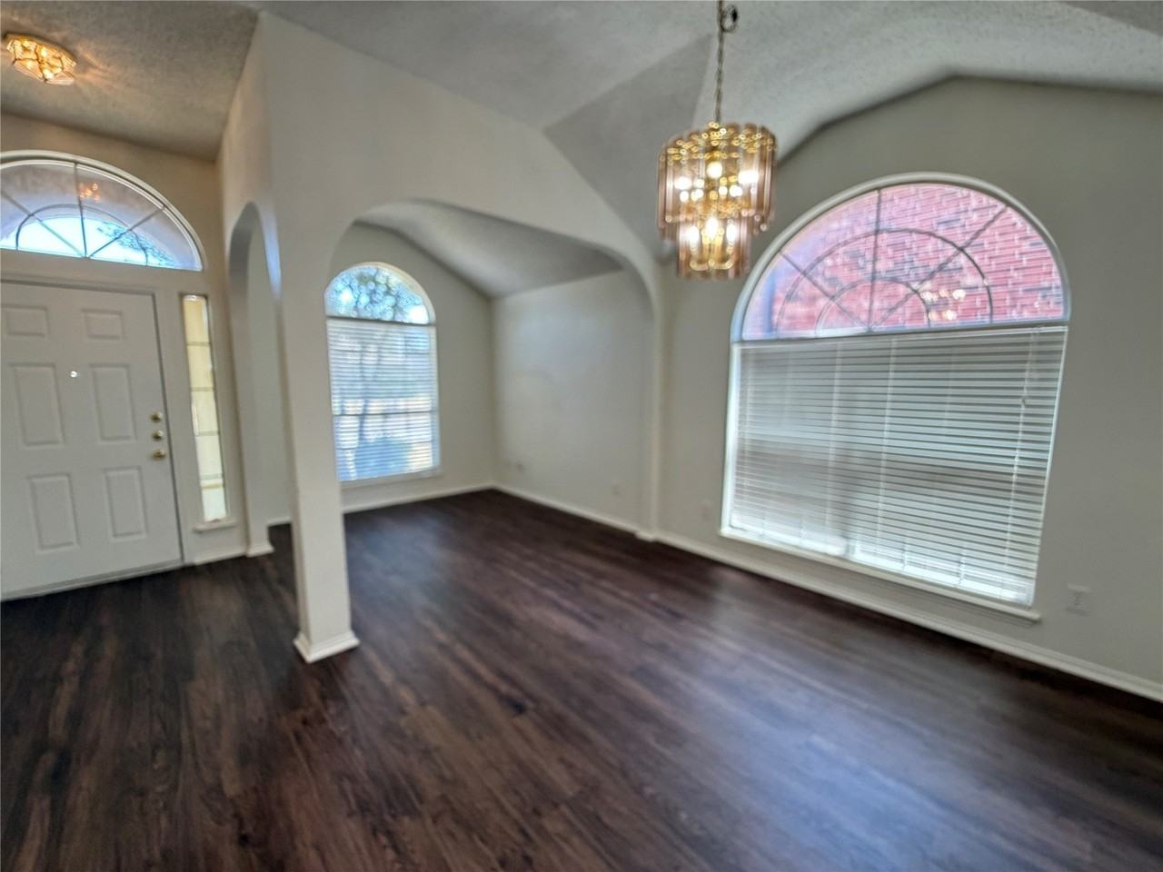 6224 St Leonard Dr - Photo 4 of 20