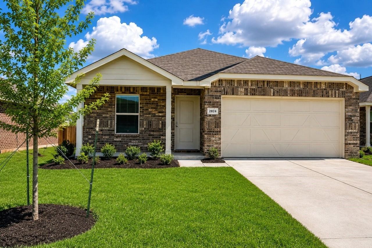 2832 Ozark Cir - Photo 2 of 8