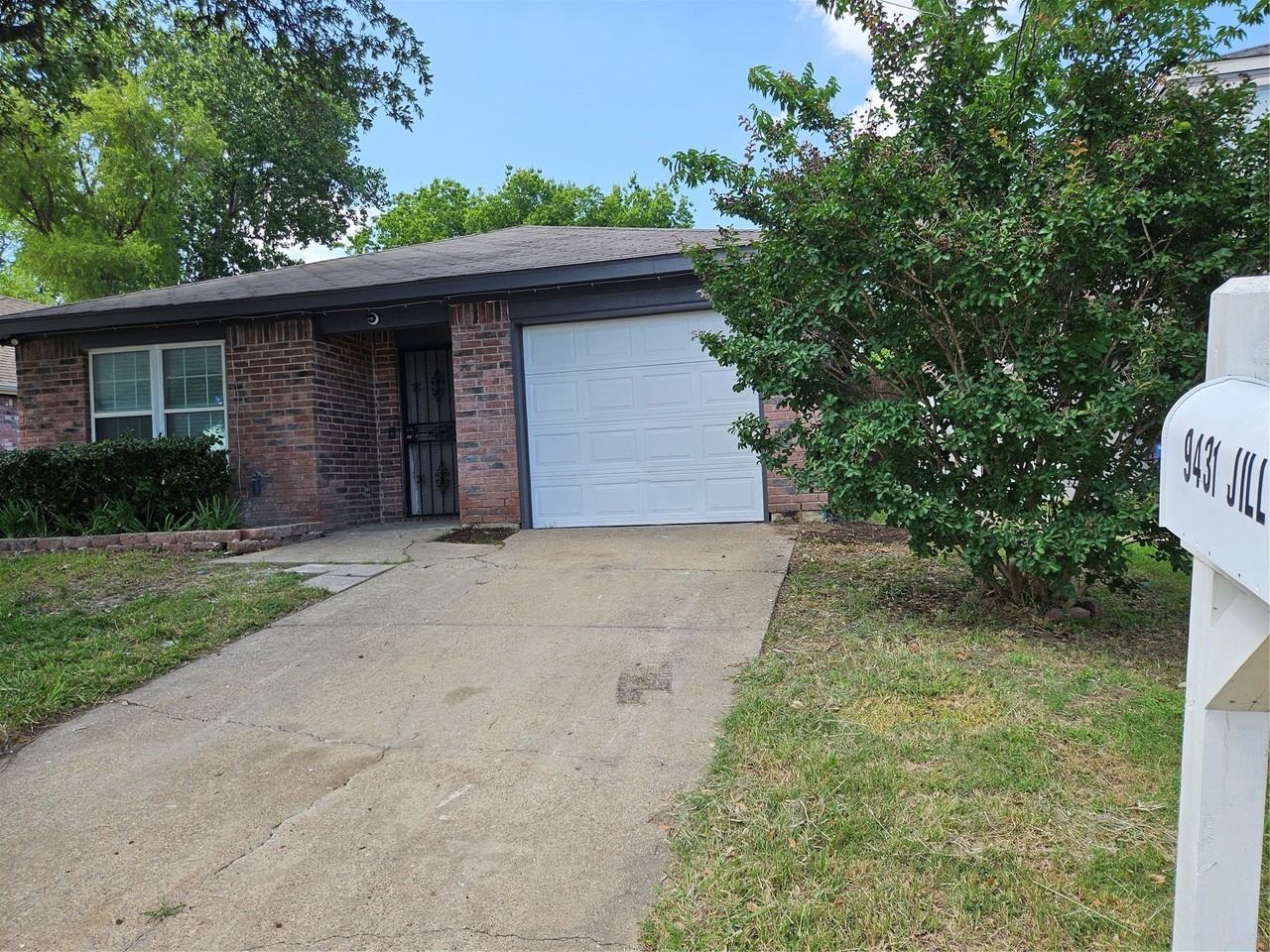 9431 Jill Ln - Photo 2 of 17