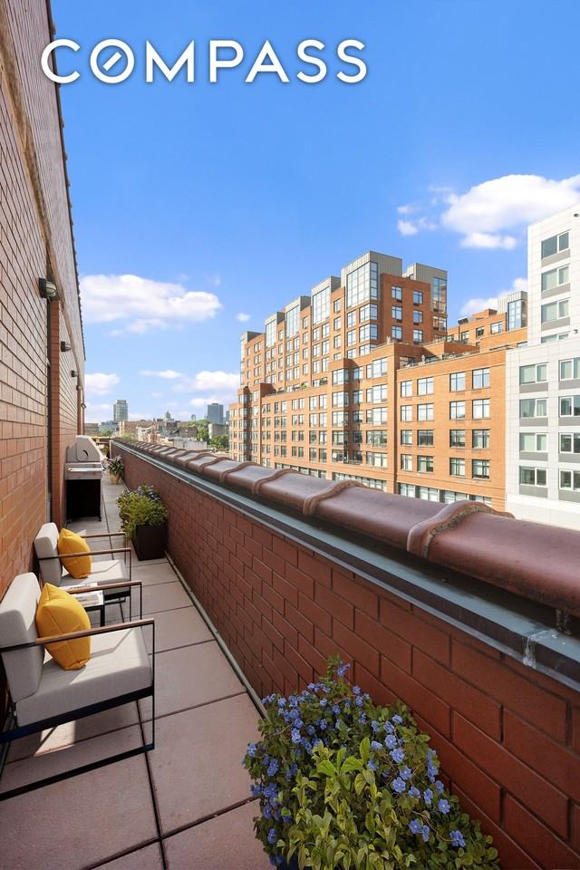 233 Pacific St #PHC - Photo 4 of 14