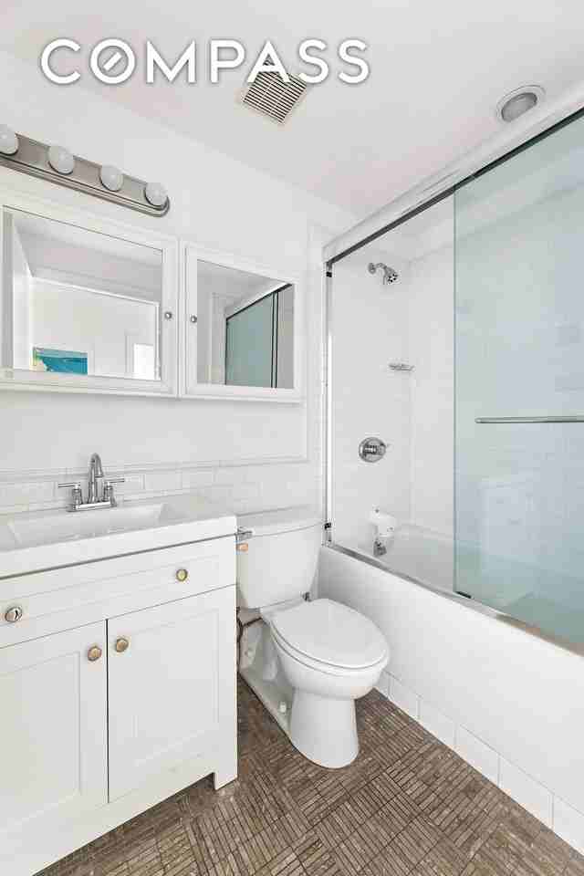 40 W 17th St #3B - Photo 7 of 9
