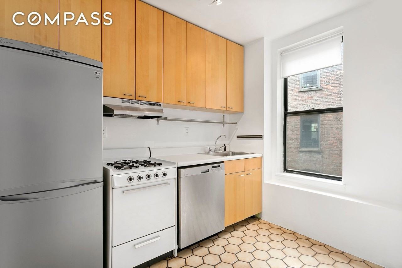 15 Butler Pl #3B - Photo 3 of 7