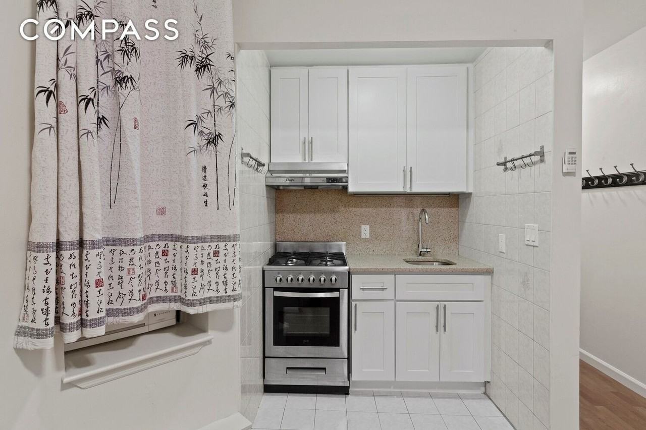14 Orchard St #3E - Photo 3 of 8