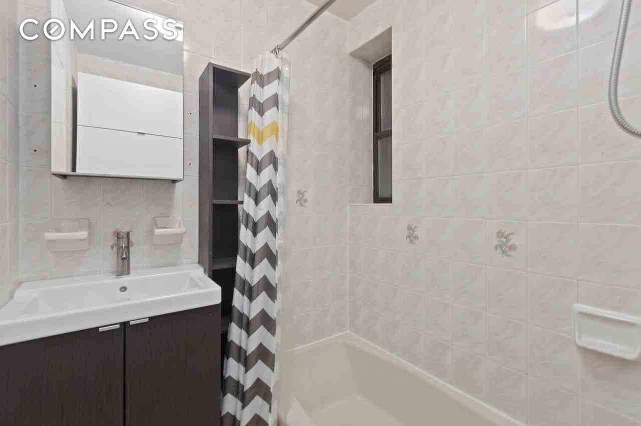 14 Orchard St #3E - Photo 5 of 8