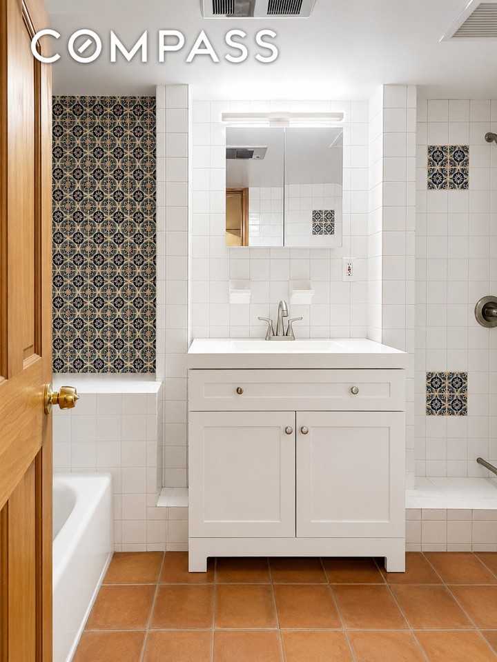 119 Bank St #B - Photo 7 of 18