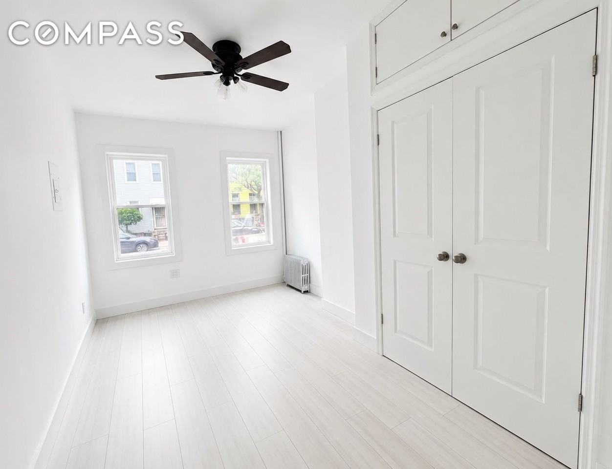 278 19th St #1L - Photo 3 of 6