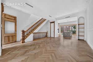 featured image of 552 Macon St #2