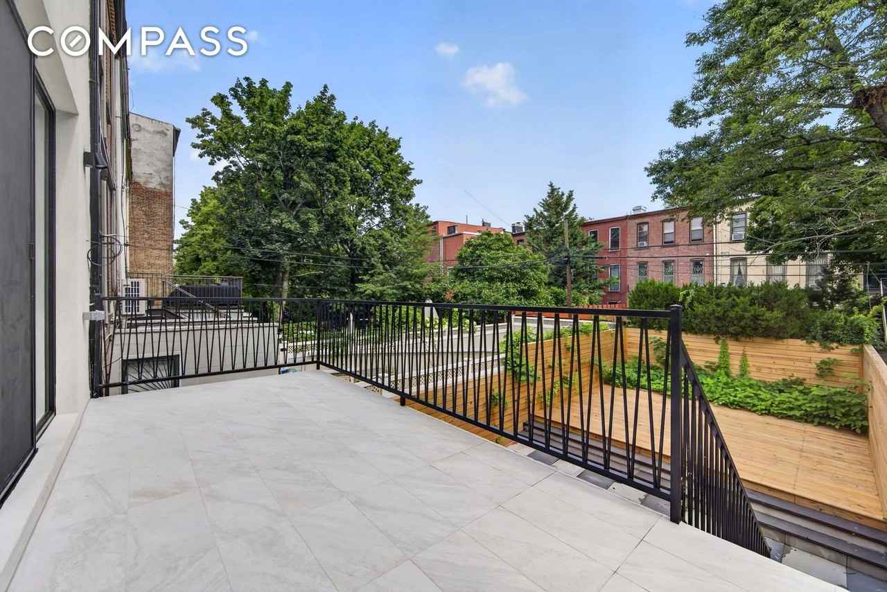 552 Macon St #2 - Photo 6 of 24