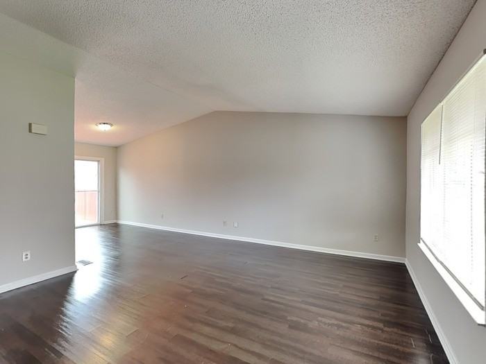3025 Oneida Rd - Photo 4 of 25