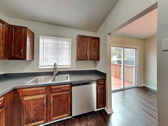 3025 Oneida Rd - Photo 6 of 25