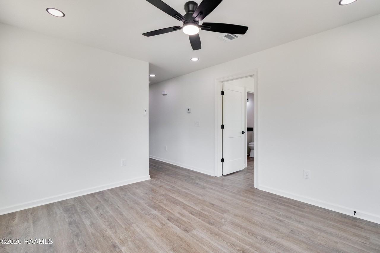142 Racca Rd - Photo 5 of 17