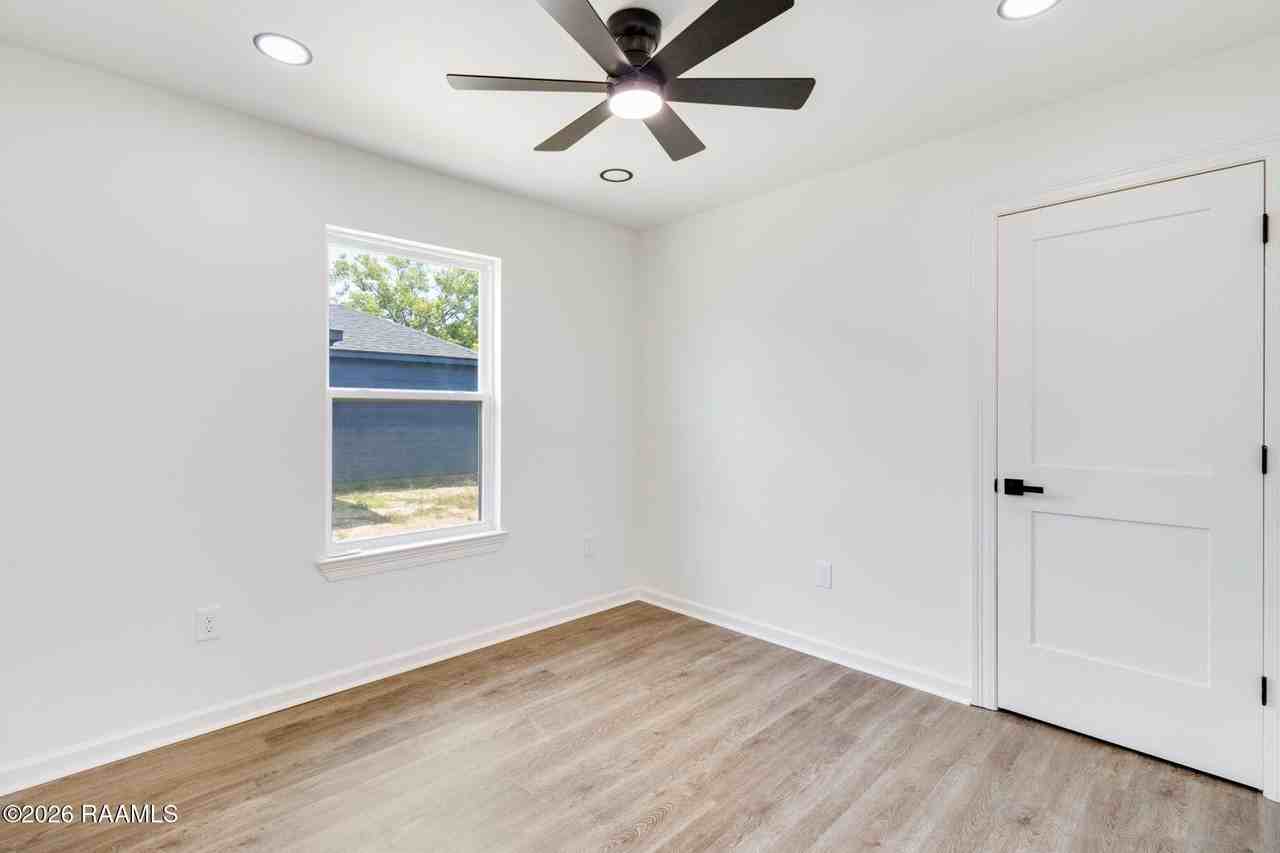 140 Racca Rd - Photo 2 of 16