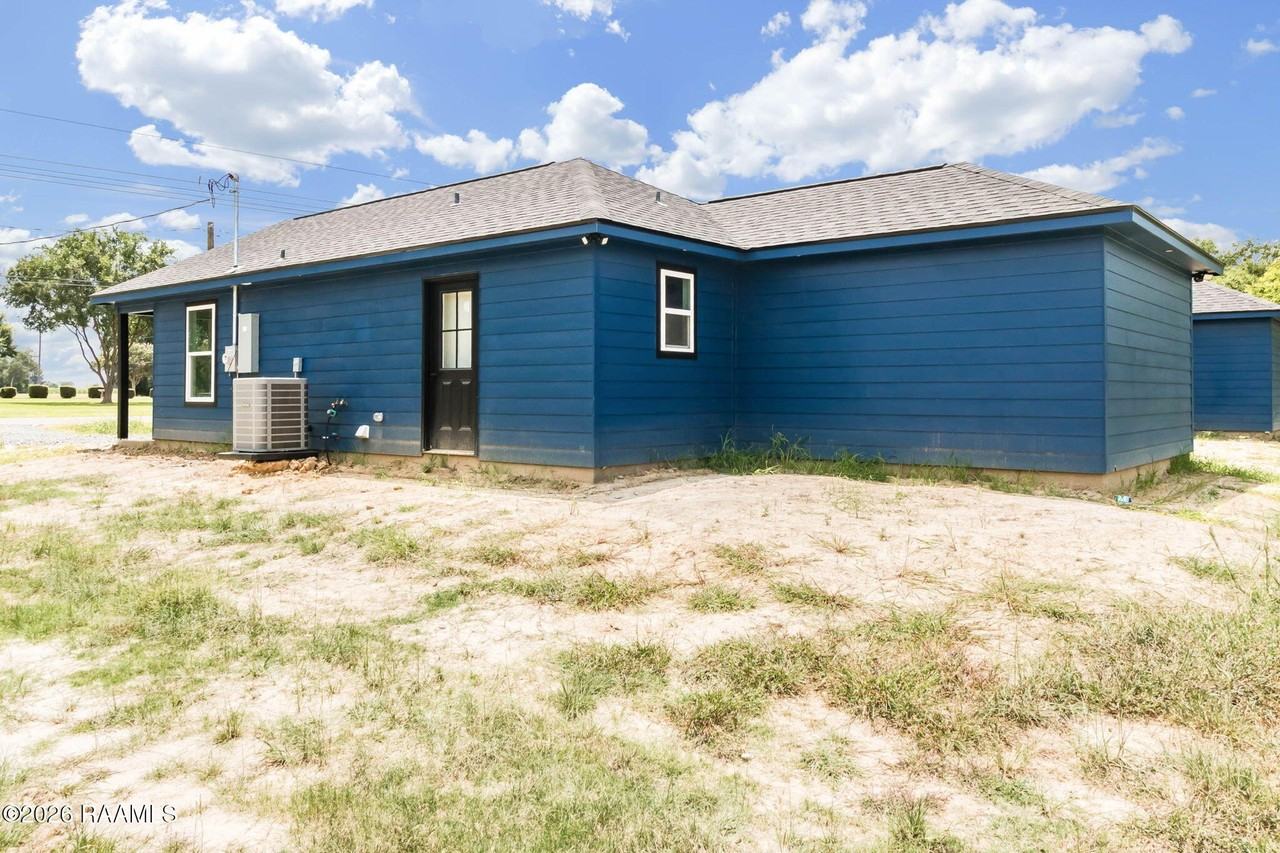 140 Racca Rd - Photo 5 of 16