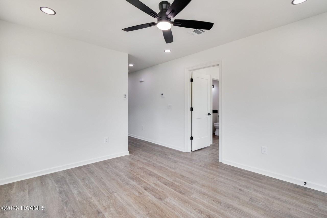 140 Racca Rd - Photo 6 of 16