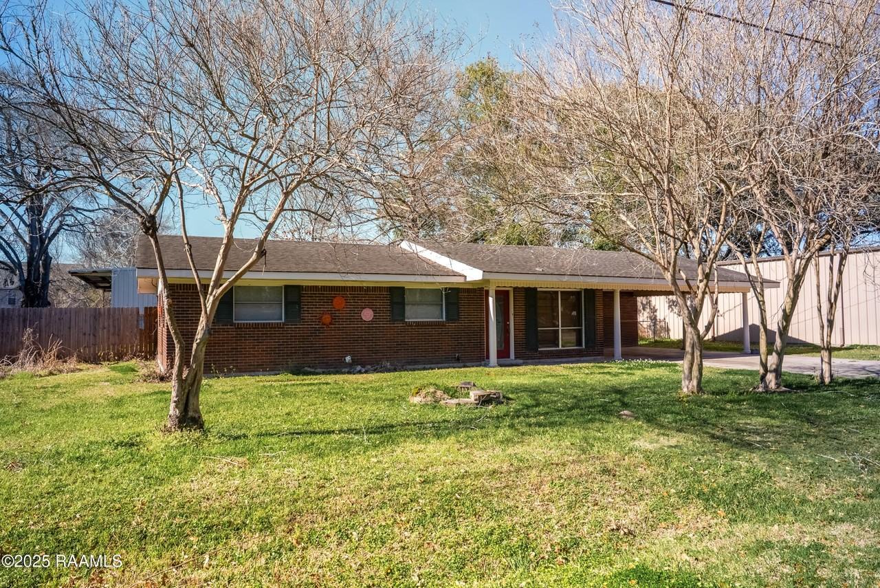 213 Birch Dr - Photo 2 of 23